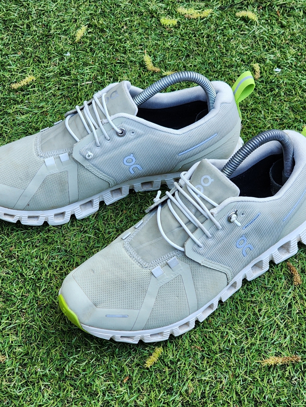 ON CLOUD 5 - Womens Sneakers - SIZE 7.5  (((Please See Pictures)))